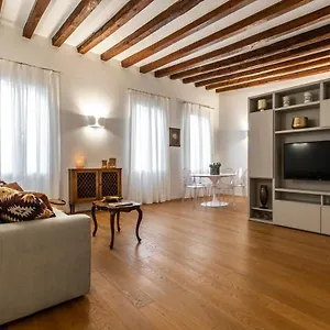 Apartment Ca' Delle Acque Deluxe R&r, Venice